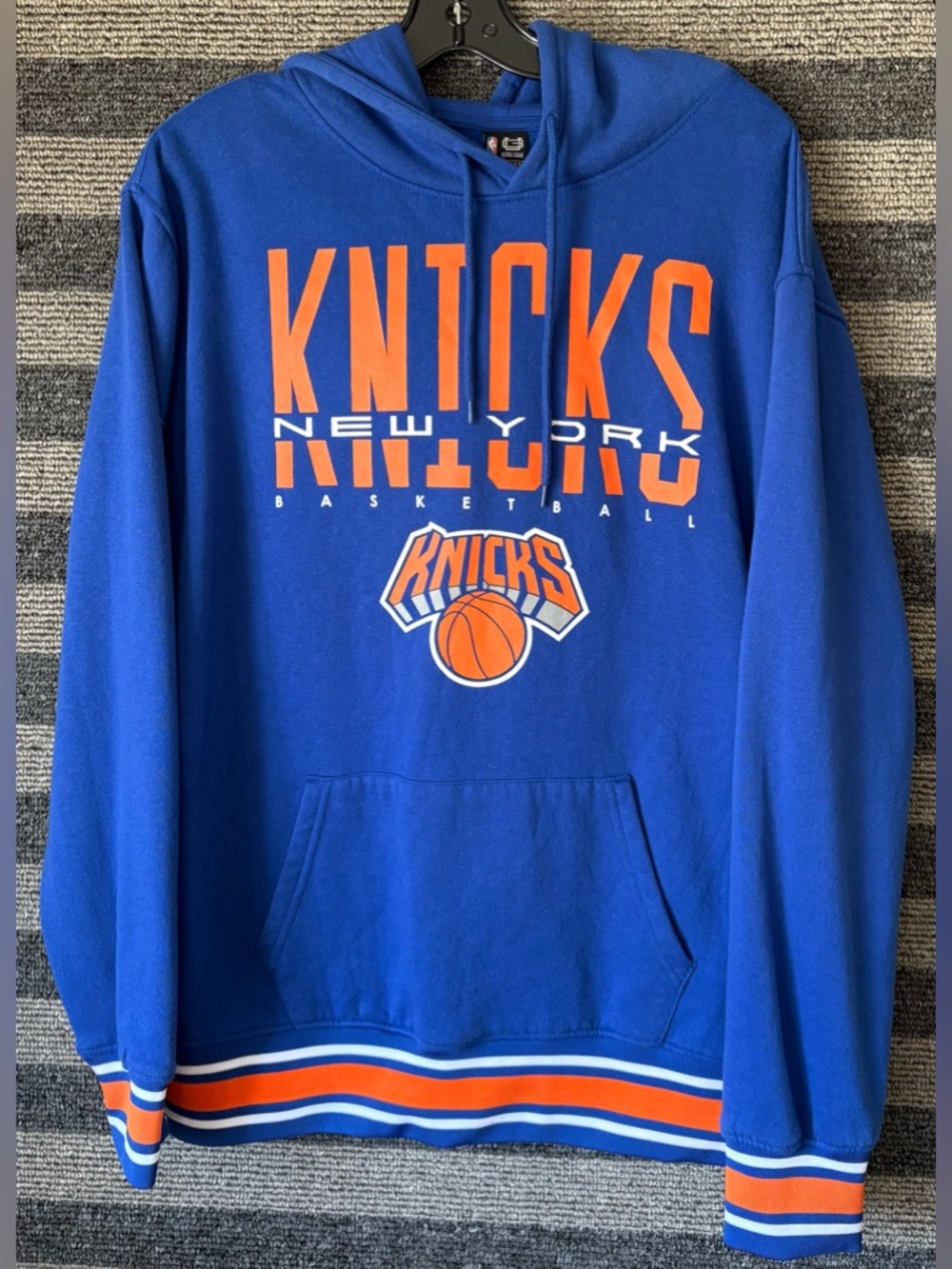 Ultra Game New York Knicks Men's Blue NBA Pullover Hoodie Sweatshirt Large EUC